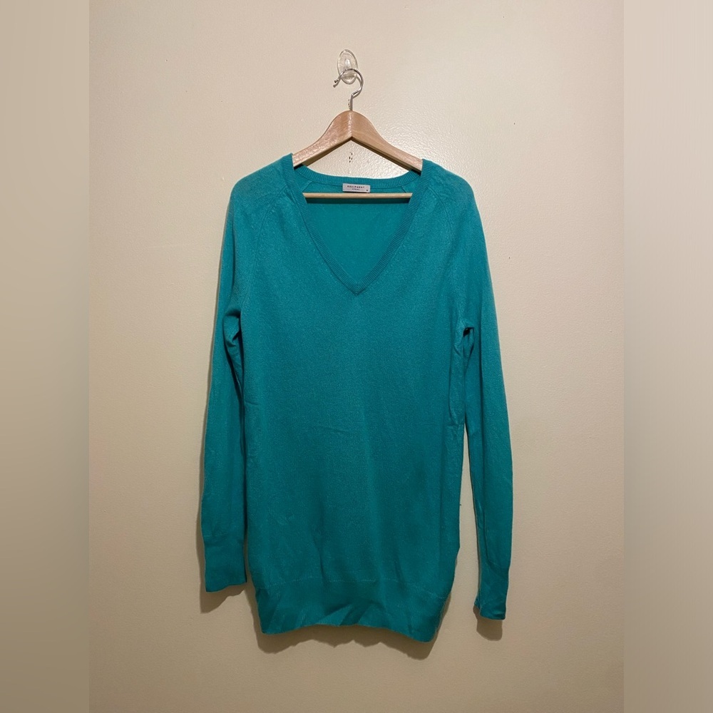 Equipment Turquoise V-Neck Cashmere Sweater. Size M